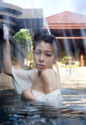 扒开黑女人的p大荫蒂_蓝光高清在线